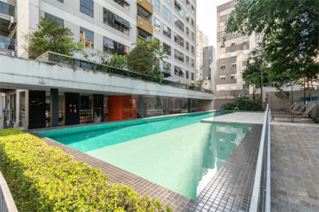 Apartamento reformado e bem localizado na Consolação.