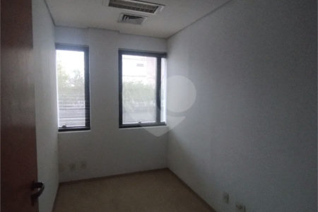 Sala comercial para locação no Jardim Paulista, 90 m², 2 garagens