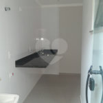 Apartamento com 37m2, 2 quartos, banheiro, sala, cozinha, quintal e 1 vaga de GARAGEM