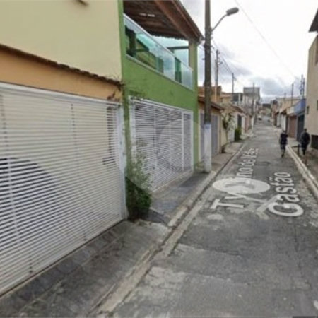 Sobrado com 101m², 2 dormitórios, sendo 2 suítes, 2 vagas, à venda na Vila Ema.