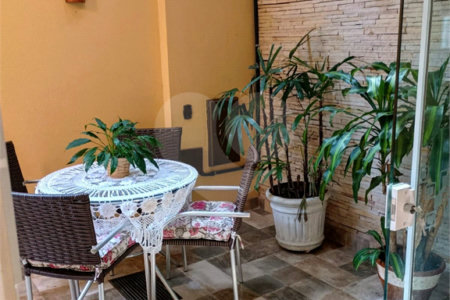 Sobrado com 3 quartos à venda com área gourmet completa e 5 vagas de garagem – Santa Marta - São Carlos/SP