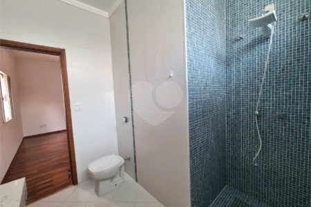 Casa à venda com 3 dormitórios, sendo 1 suite e ampla área de lazer no Jardim Brasil