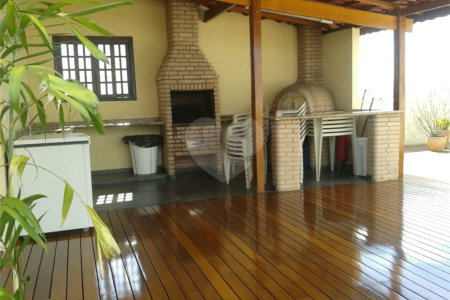 Apartamento no Cambuci com 2 dormitórios e vaga à venda