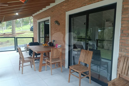 Chácara à venda com 3 quartos em Loteamento Recanto da Paz, São Roque, SP