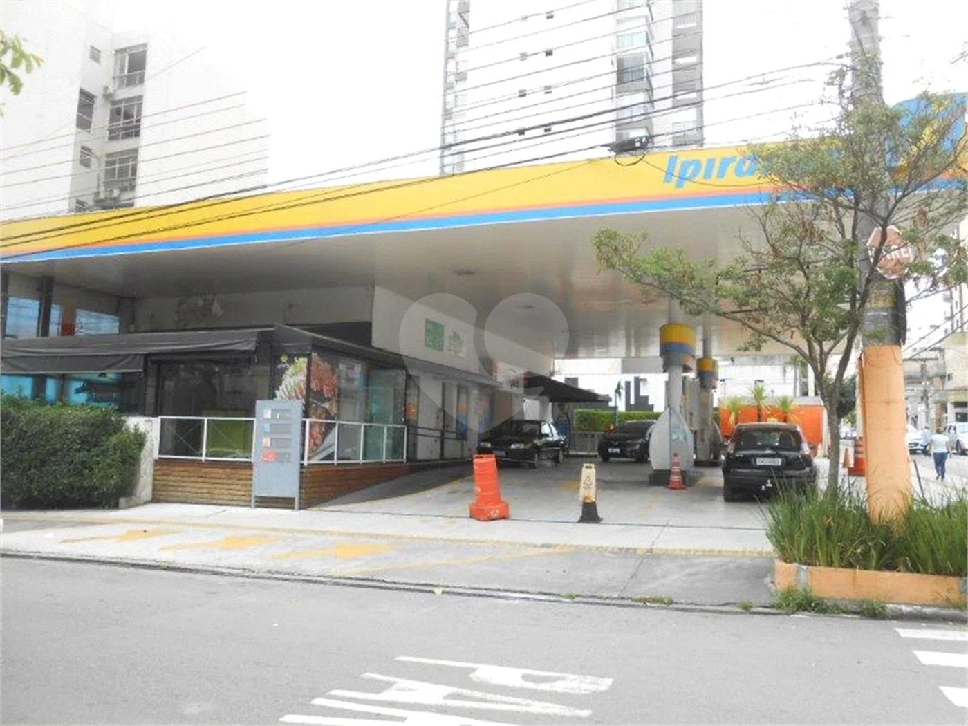 Terreno na Barra Funda. Espaço para posto de gasolina e farmácias em ótima localização