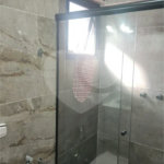 Indaiatuba- condominio Vale das Laranjeiras - Itaici - Terreno 3040,00 ms- construida 220ms - 3 dormitórios, sendo 2 suítes e uma suíte master com closet, além de uma sala ampla com 3 ambientes, Cozinha planejada,, campo de futebol/vôlei, Area de lazer com piscina, espaço gourmet com churrasque