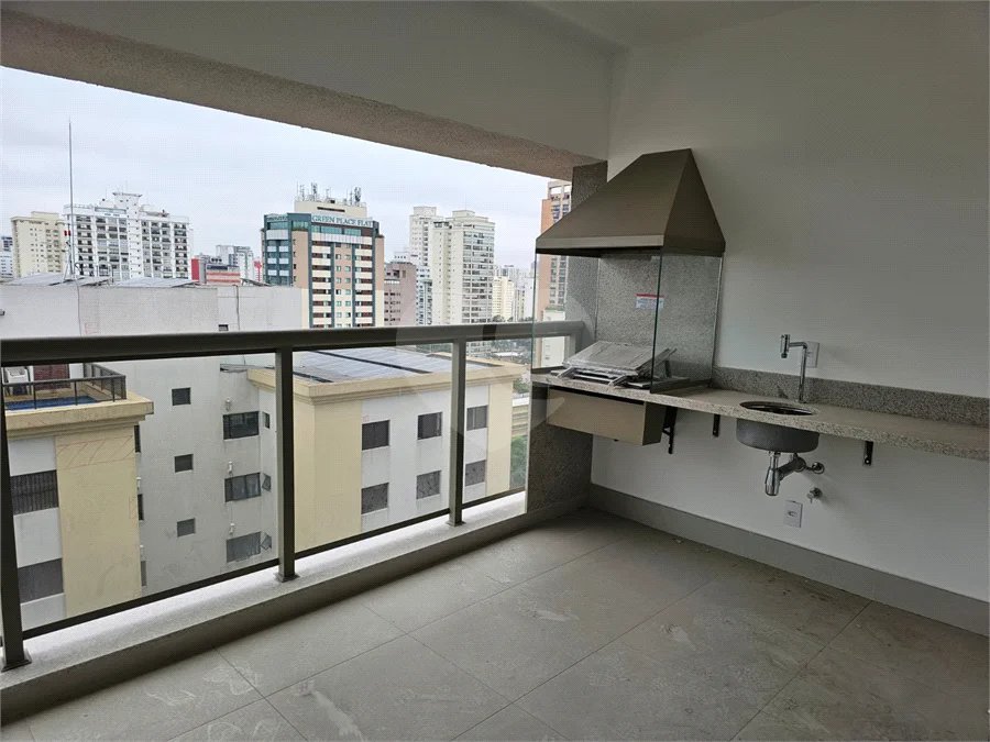 Casa Ibirapuera Apartments da Cyrela, a poucos minutos do Parque Ibirapuera, na Vila Clementino, com fácil acesso a Av. 23 de Maio e ao Shopping Santa Cruz. Apartamento de 2 dorms,, 1 suíte, 1 vaga de garagem.. Um condomínio com área de lazer tipo clube.