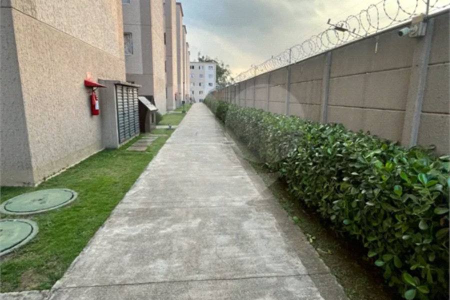Apartamento a Venda com 2 Dormitórios Jaraguá / SP