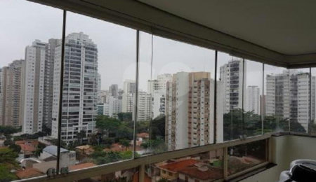 Apartamento à venda com 4 quartos, sendo 3 suítes,  em Campo Belo, São Paulo, SP