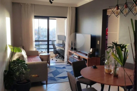 Apartamento de 60m2 na Saúde com 2 dorms, 1 suíte, 2 banheiros, 2 vagas. Estuda permuta.