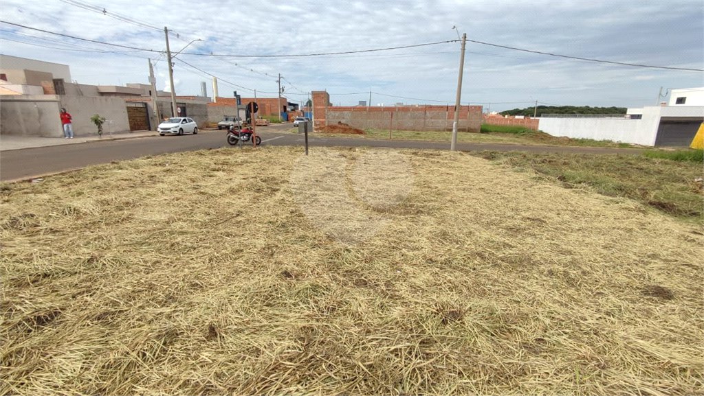 Terreno à Venda em São Carlos, no bairro Jardim Embaré