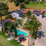 Casa à venda com 4 suítes no condomínio Vale da Santa Fé, Vinhedo - SP