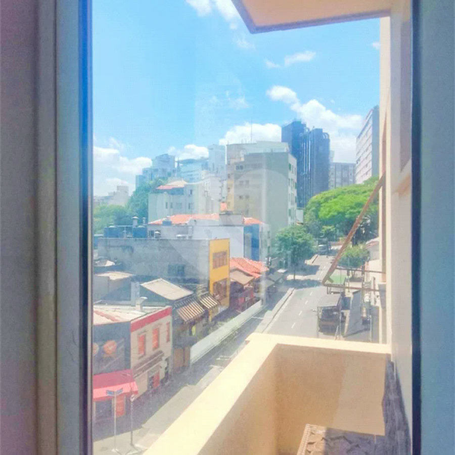 Apartamento na Consolação com 2 quartos, varanda, sem vaga.