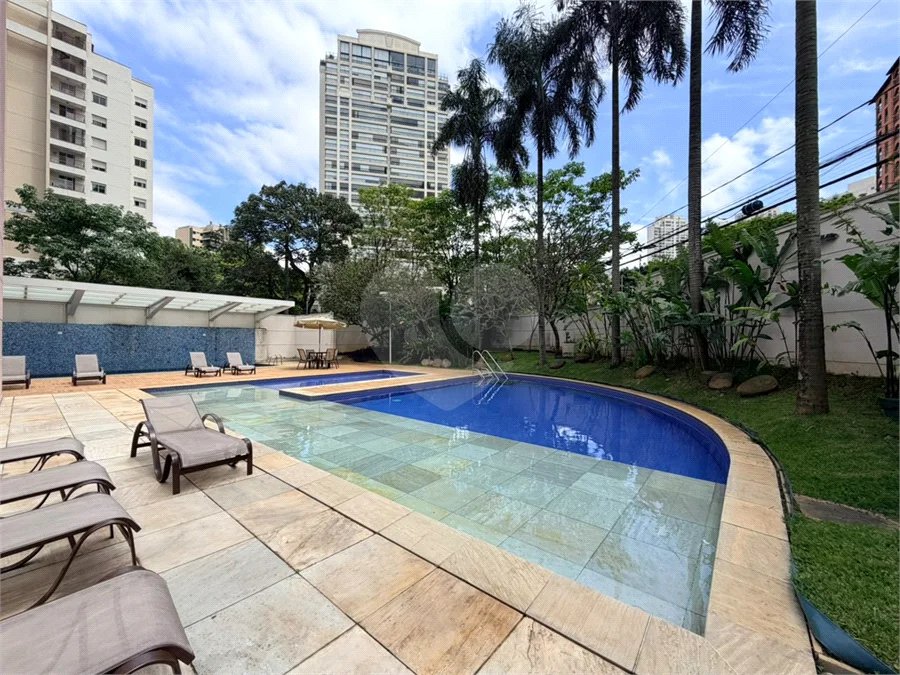 Apartamento à venda com 3 suítes em Vila Mariana, São Paulo, SP