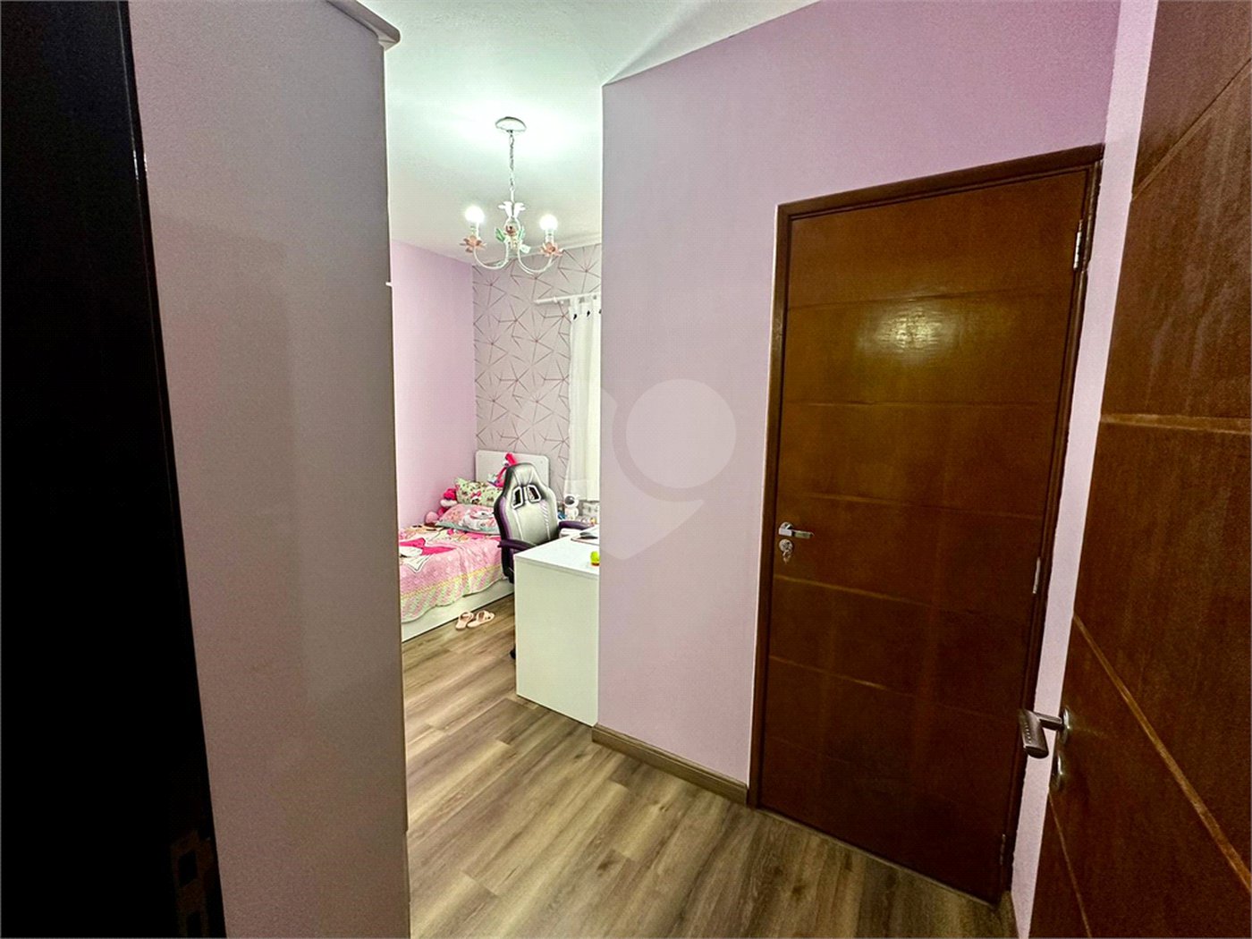 Casa com Piscina e Churrasqueira | 2 Suítes | Edícula | 3 Vagas | 275m²