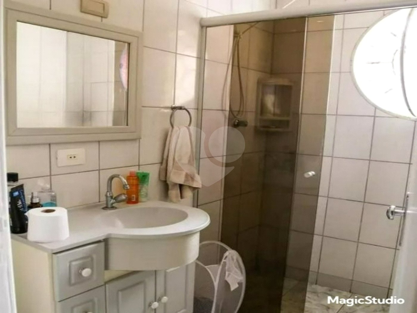 Casa com 120m² , 4 dormitórios , sendo 1 suíte , 3 vagas de garagem , à venda no Jabaquara.