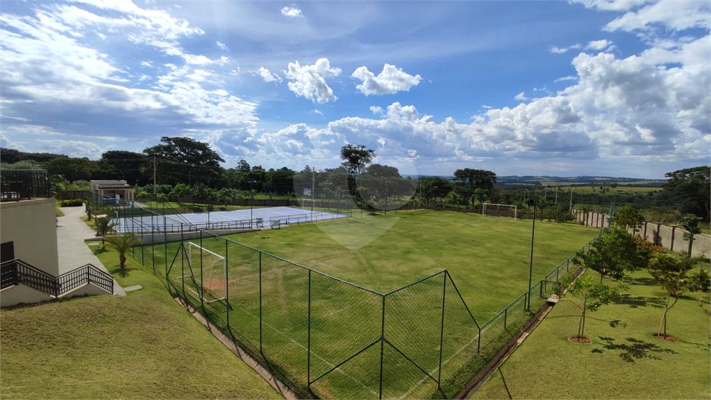 Lote à Venda em São Carlos, no Condomínio Villeneuve I