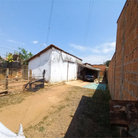 Terreno com 250,00 m² de área total.