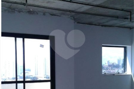 Excelente sala comercial com 36 m² e vaga para auto no Carrão.