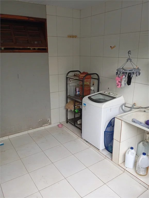 Casa à venda com 3 quartos, sendo 1 suíte,  em Cajueiro, Balsas, MA