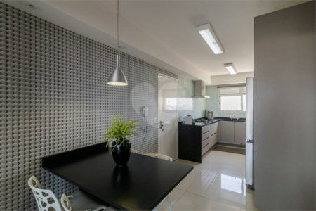 APARTAMENTO IPIRANGA COM 4 SUÍTES E 3 VAGAS - REFORMADO!