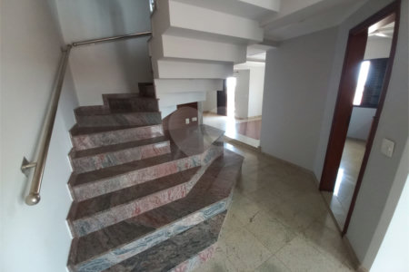 Duplex no Edifício Acapulco.