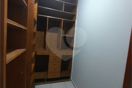Casa de Alto Padrão à Venda e Locação no Parque Santa Mônica - São Carlos
