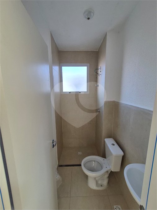 Indaiatuba - Sp - Vila Vic Florença - R$ 290.000,00 - Apartamento de 48m²,, no andar de cima, dois quartos, um banheiro, cozinha e sala, uma vaga de garagem. Condomínio fechado. Apartamento está do jeito que foi entregue . Area de lazer no condominio - Área do condomínio: Churrasqueira