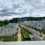 Condomínio de casas de alto padrão em estilo Neoclássico Francês