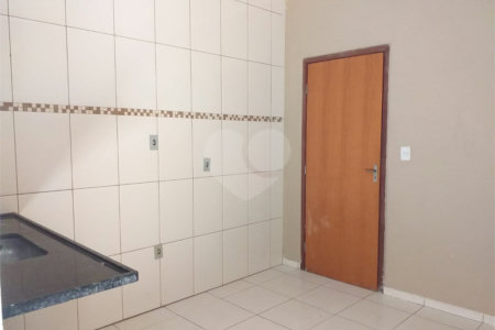 Casa térrea para venda, na cidade de Araraquara/SP.
