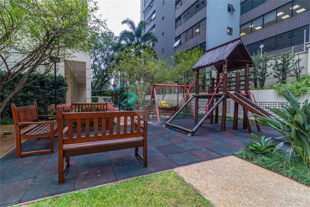 Cobertura à venda com 3 suítes em Vila Olímpia, São Paulo, SP