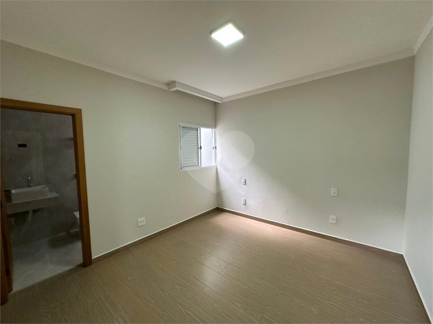 Casa para venda no Condomínio Faixa Azul.
