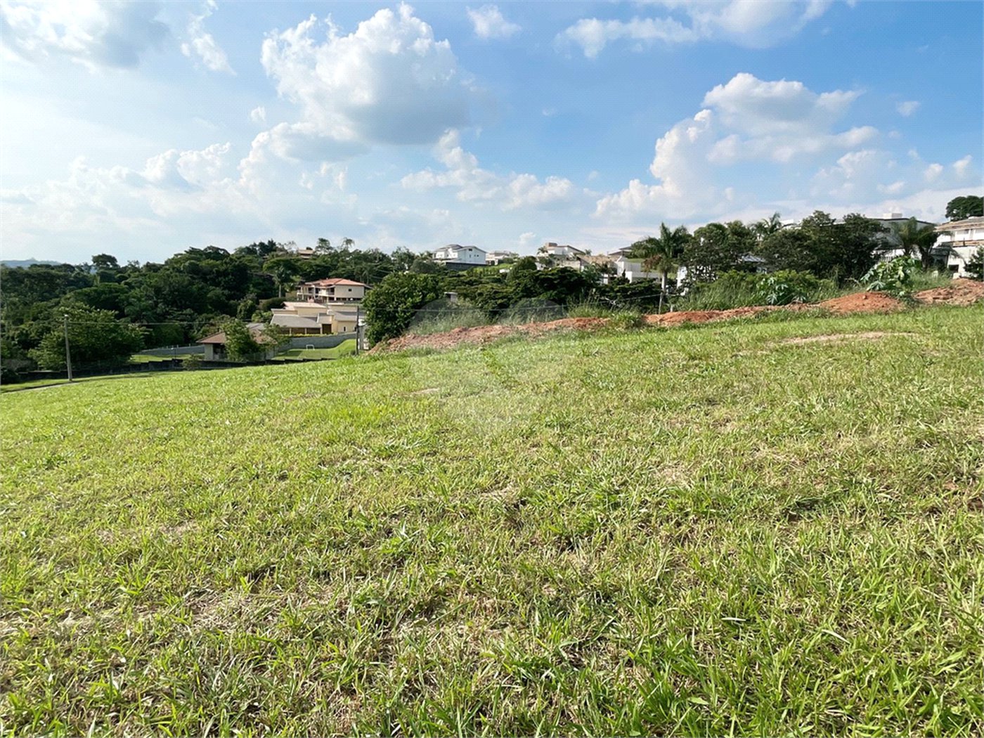Terreno a venda no Condomínio Residencial Santa Isabel