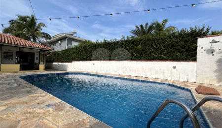 Casa à venda com 4 quartos, sendo 1 suíte,  em Morada da Praia, Bertioga, SP