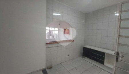 Sobrado à venda com 3 quartos, sendo 2 suítes,  em Bom Retiro, São Paulo, SP