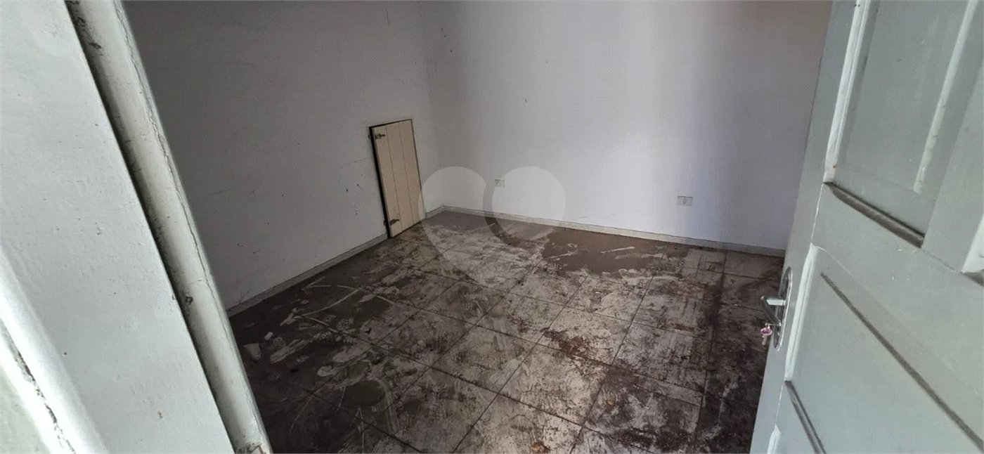 Casa antiga a venda