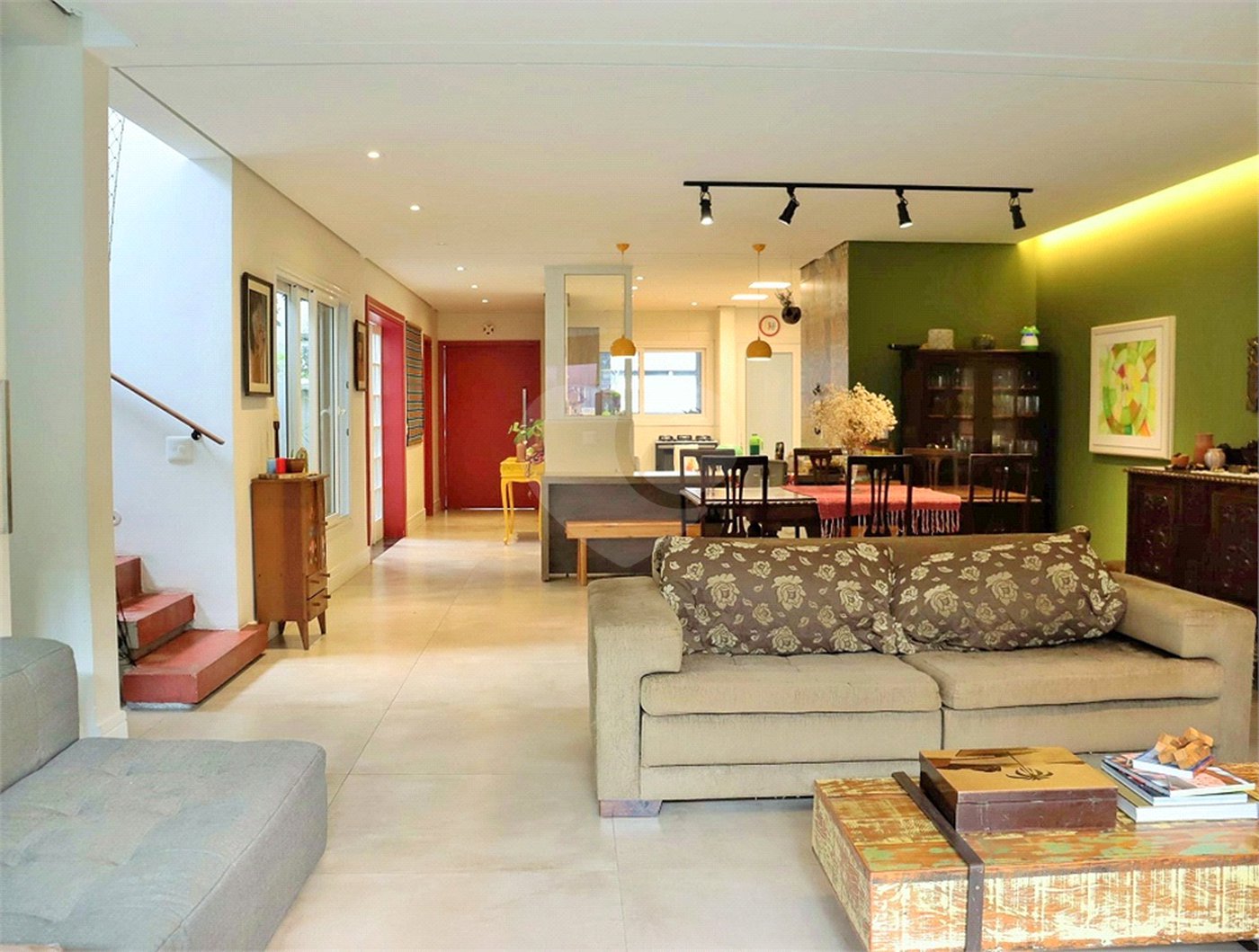 Casa Nova na Saúde c/380m2 de construção - 6 Quartos/4 suítes/4 Vagas na garagem