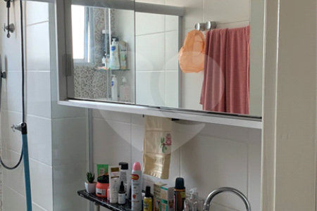 Apartamento no Condomínio Parque dos Manacás.