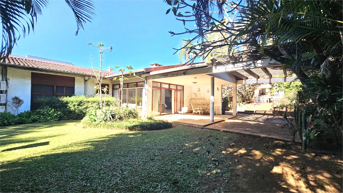 Casa à venda com 4 suítes no condomínio Chácara Cordeiro, São Paulo - SP