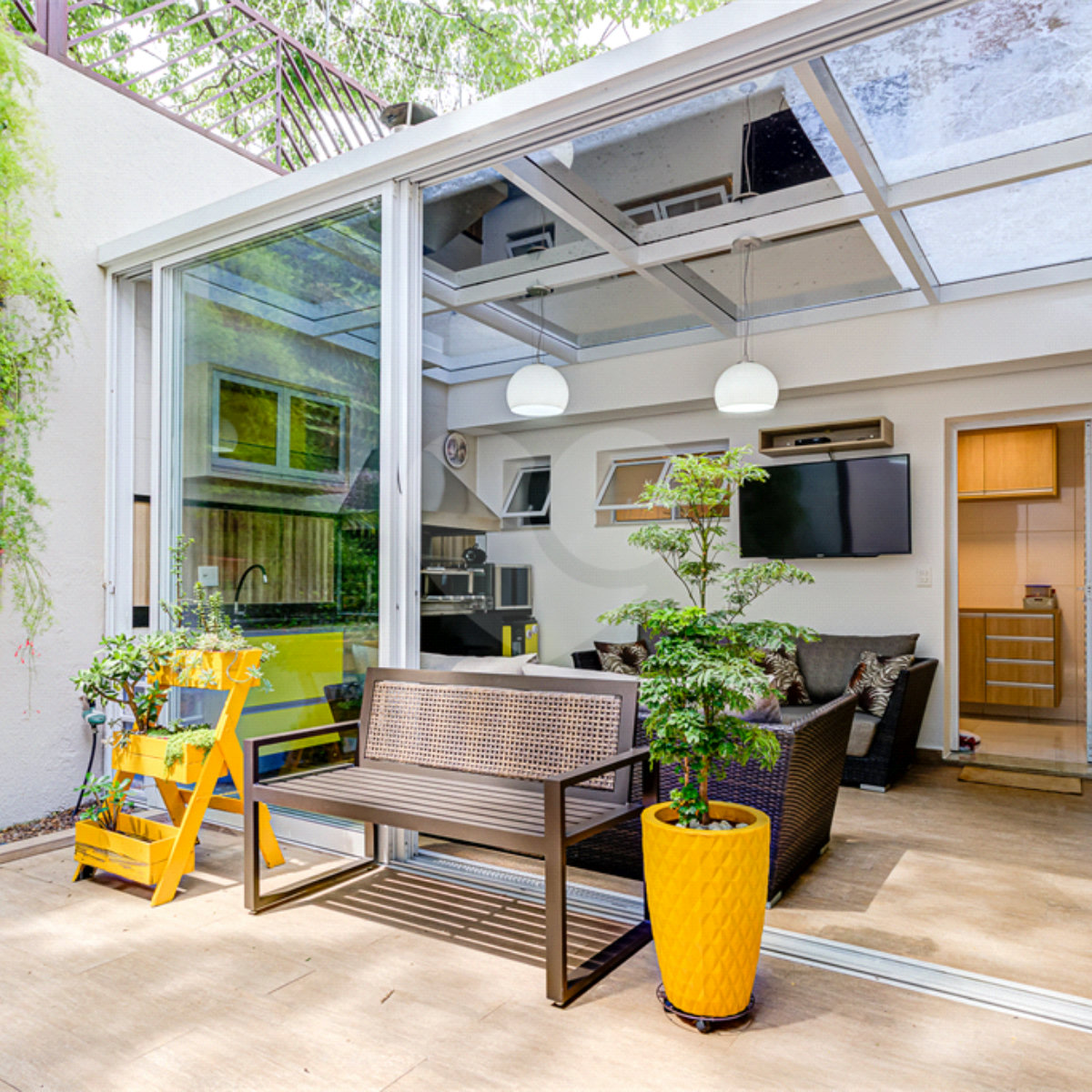 Casa à venda com 4 quartos, sendo 2 suítes, no condomínio Residencial Terras Altas, São Paulo - SP