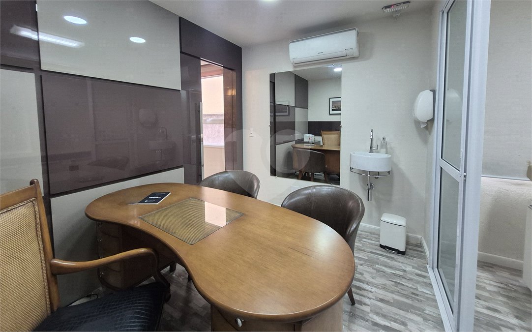 Sala comercial para venda ou locação na Brig.ís Antônio entre Paulista e Parque do Ibirapuera, 70 m², duas vagas de garagem