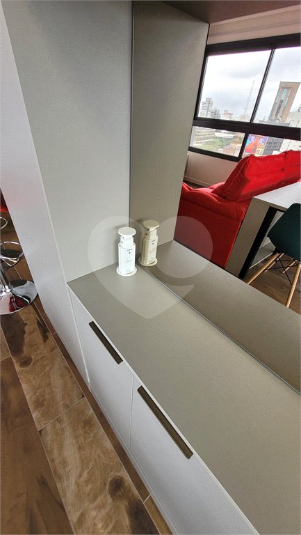 Apartamento de 2 quartos mobiliado à venda no Paraíso