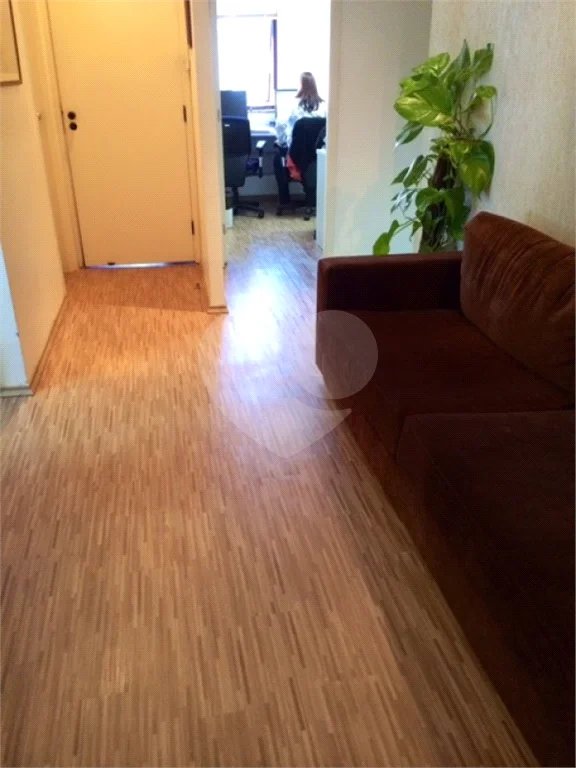 Excelente conjunto comercial com 247 m2 e 8 vagas à venda no Paraíso