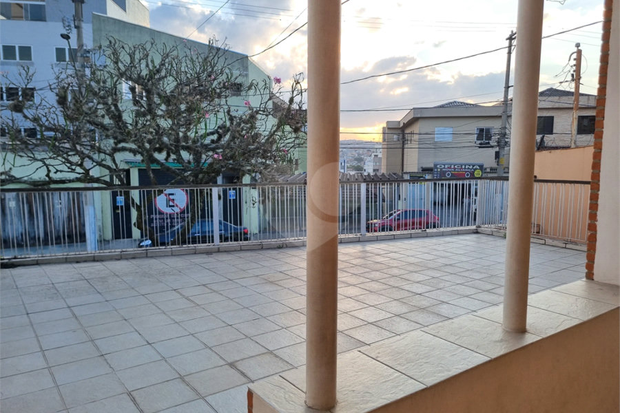 BELA CASA 274 M² C/ 3 QUARTOS 1 SALA 1 COZINHA 3 BANHEIROS 2 VAGAS Para Estacionamento coberta P/ VENDA NA V N Cachoeirinha