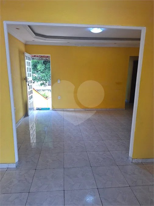 CASA Á VENDA EM SANTÍSSIMO ,ESTRADA DA POSSE ..