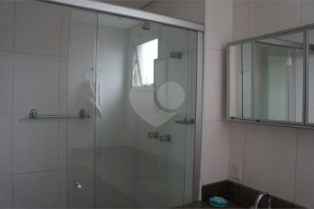 Apartamento de 142m² no Ipiranga com 3 dormitórios, 3 suítes e 3 vagas de garagem.