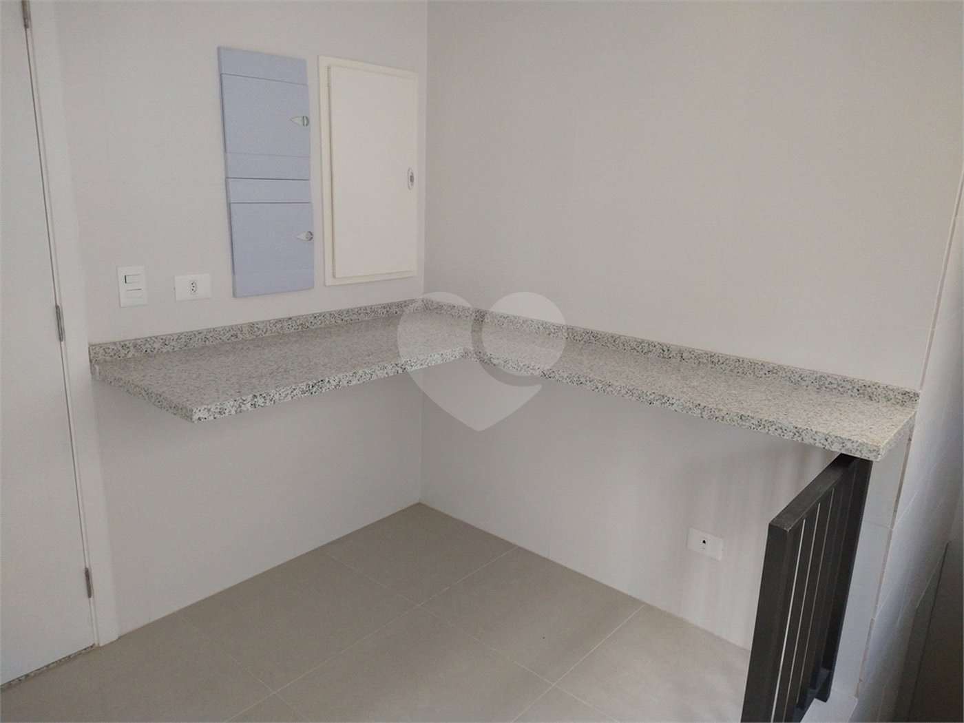 Condomínio de casas de alto padrão em estilo Neoclássico Francês