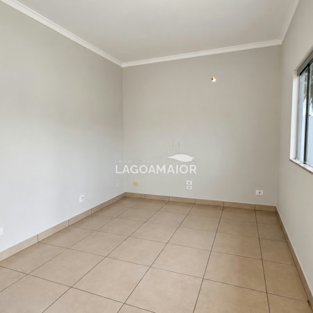 Casa para alugar com 3 quartos, sendo 1 suíte, no condomínio Recanto das Palmeiras, Três Lagoas - MS