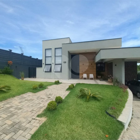 Casa à venda no Condominio Terras de Santa Teresa, Itupeva-SP.