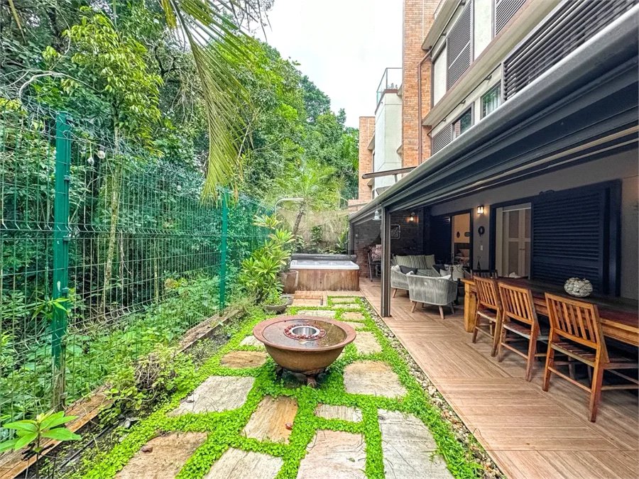 Villagio à venda com 3 quartos, sendo 1 suíte,  em Riviera de São Lourenço, Bertioga, SP